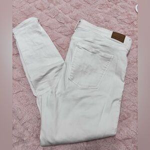 American Eagle white skinny jeans